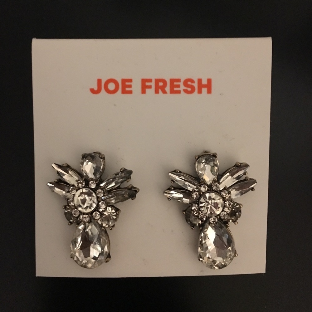 Diamond stud earrings